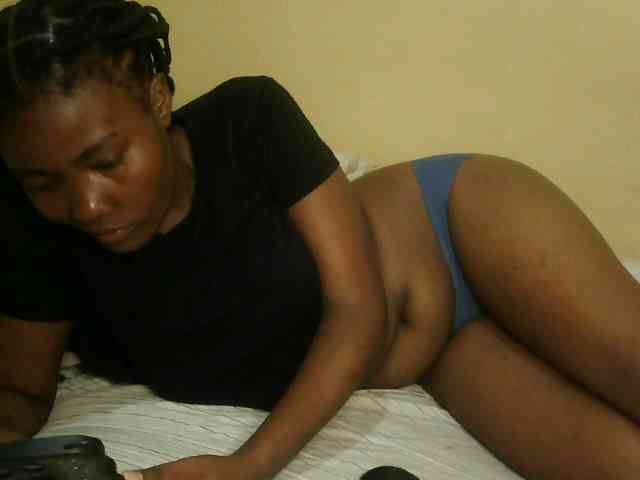 Cute-latasha webcam