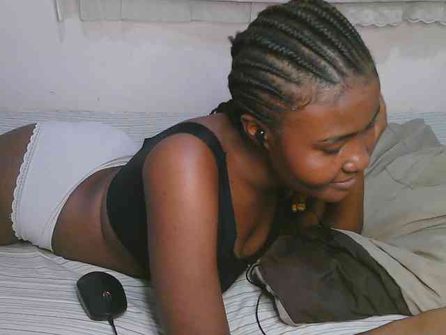 Cute-latasha webcam