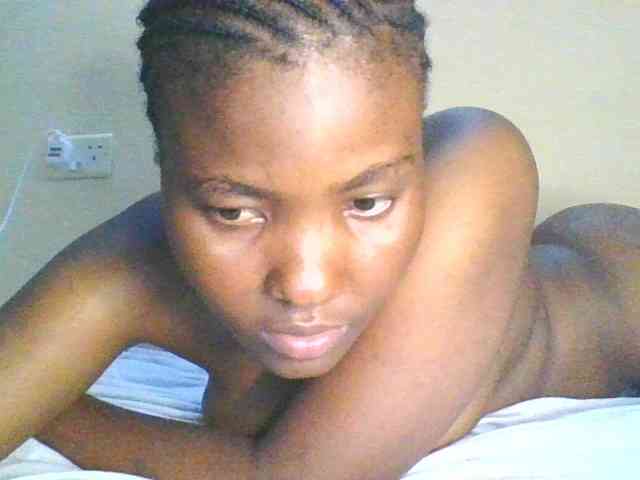 Cute-latasha webcam