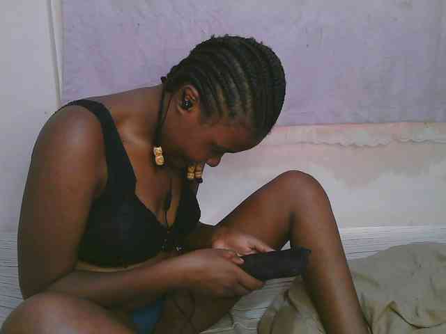 Cute-latasha webcam