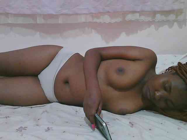 Cute-latasha webcam