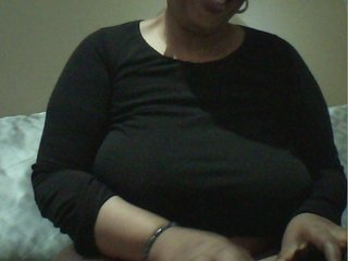 MyDDBOOBIES's Live Webcam