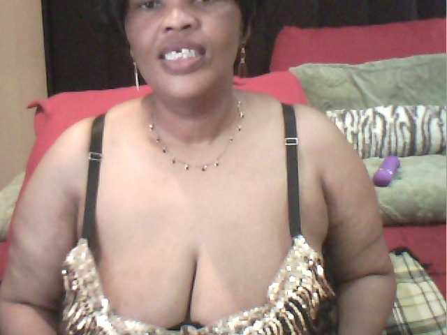 MyDDBOOBIES live cam on BongaCams