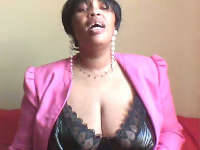 MyDDBOOBIES live cam preview