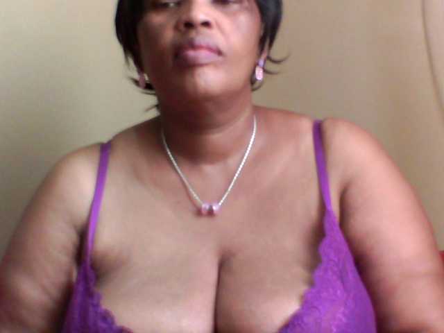MyDDBOOBIES webcam model