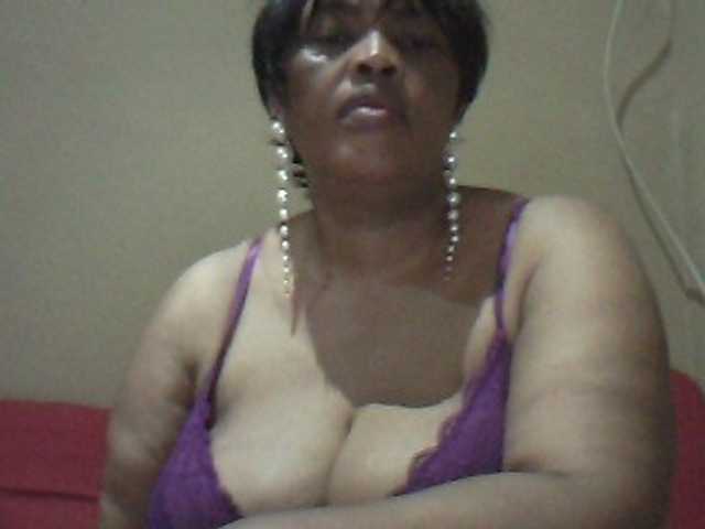 MyDDBOOBIES, en vivo ahora en BongaCams