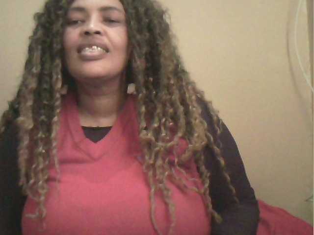 le modèle MyDDBOOBIES est en webcam porno dans un show sur le site bongacams, il possède les tags suivants: Ebony,Blonde,Hairy