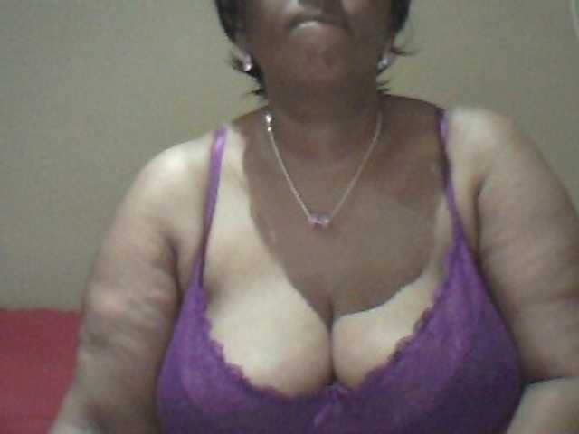 MyDDBOOBIES, modelo webcam