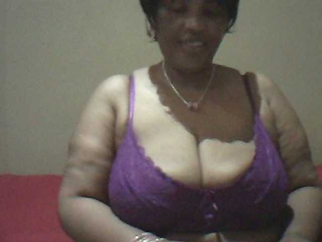 MyDDBOOBIES, modelo webcam