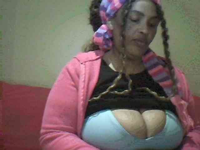 MyDDBOOBIES webcam