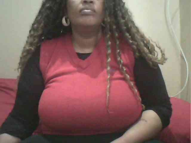 MyDDBOOBIES webcam