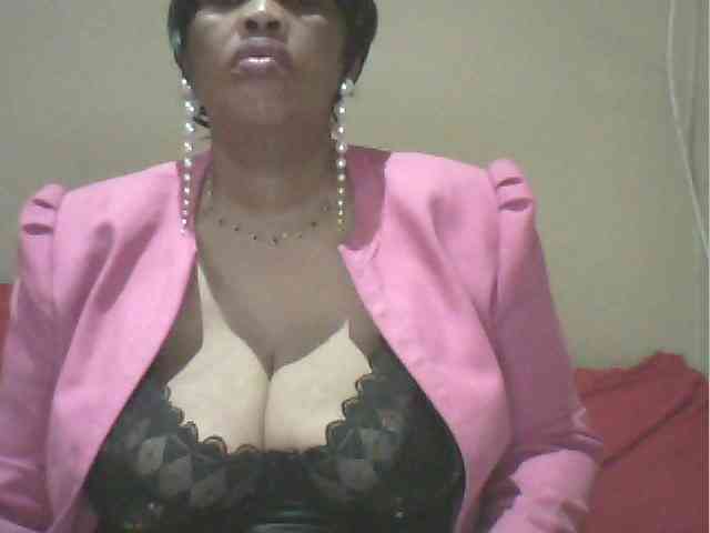 MyDDBOOBIES webcam