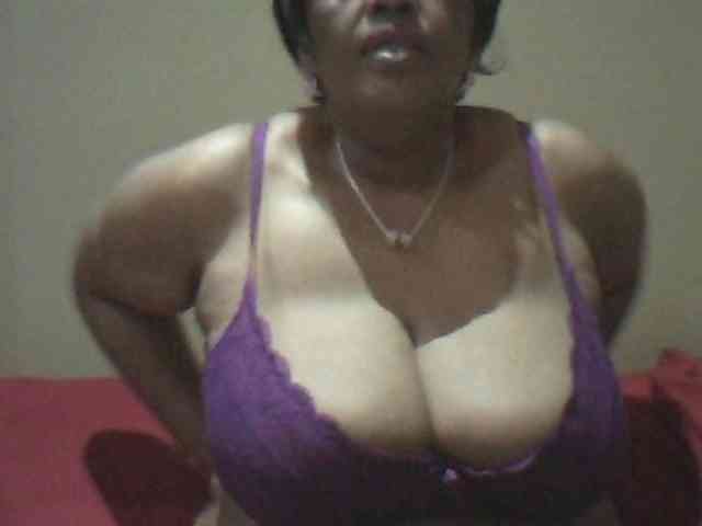 MyDDBOOBIES's webcam live show
