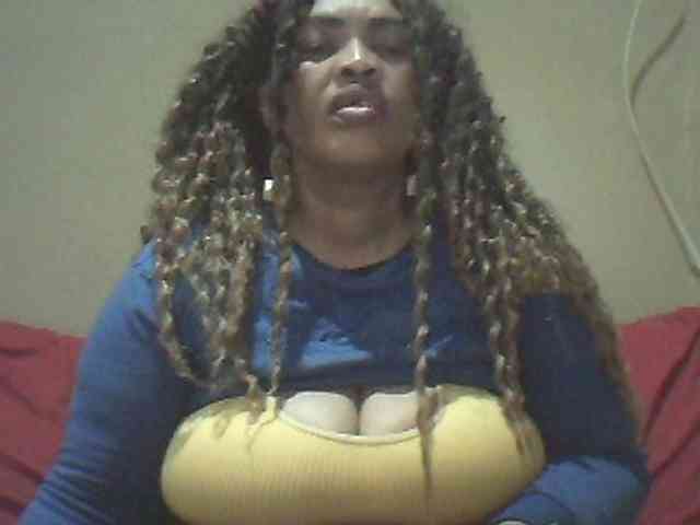 MyDDBOOBIES webcam