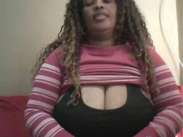 MyDDBOOBIES webcam