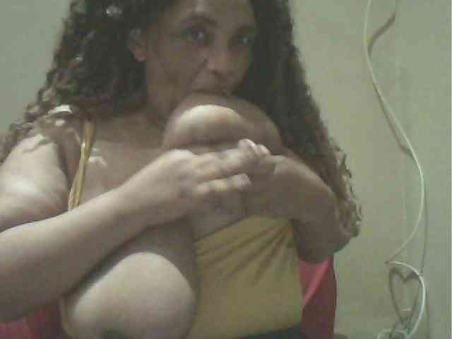 MyDDBOOBIES webcam