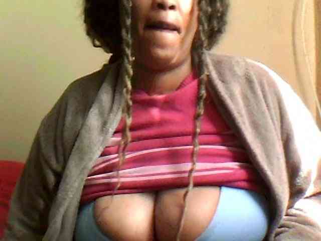 MyDDBOOBIES webcam