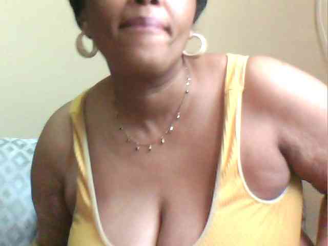 MyDDBOOBIES webcam