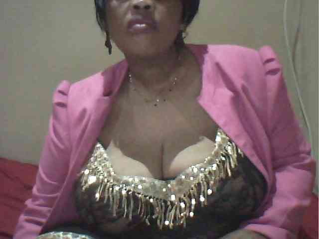 MyDDBOOBIES webcam