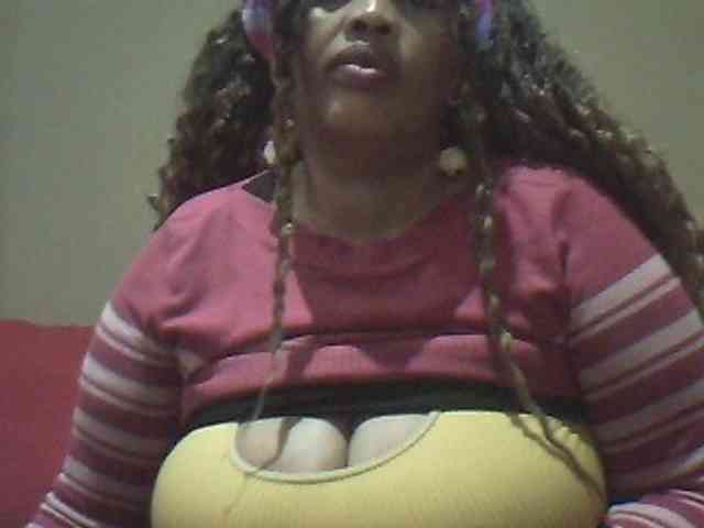 MyDDBOOBIES webcam