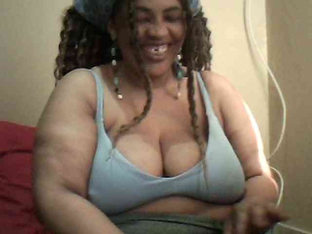 MyDDBOOBIES webcam