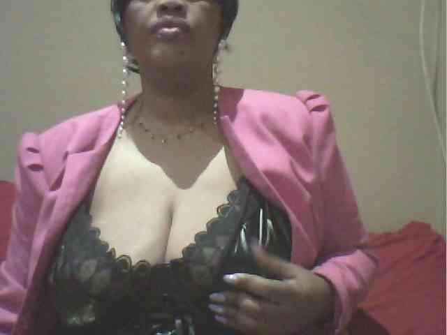 MyDDBOOBIES webcam