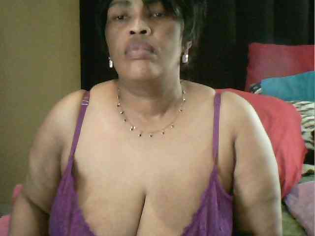 MyDDBOOBIES webcam