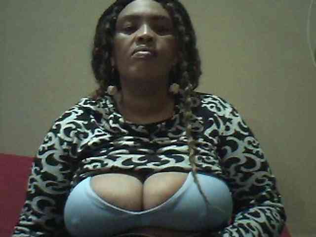 MyDDBOOBIES webcam