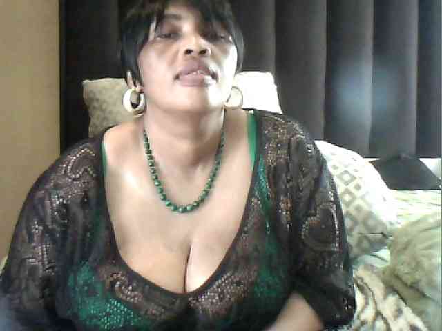 MyDDBOOBIES webcam