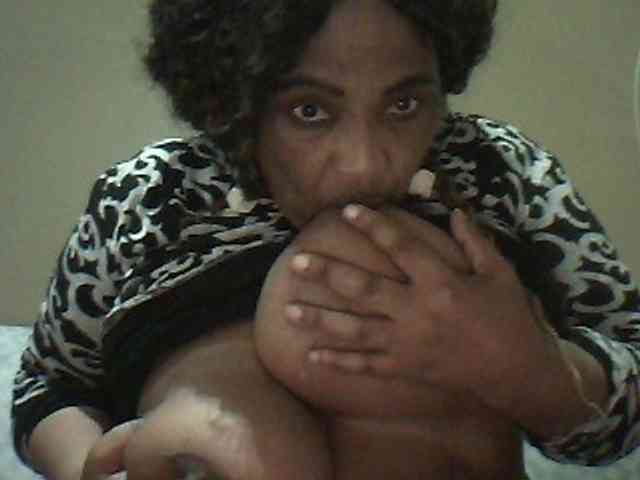 MyDDBOOBIES webcam