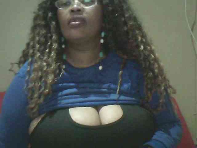 MyDDBOOBIES webcam