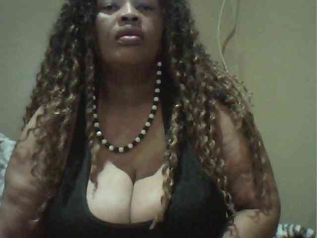 MyDDBOOBIES webcam