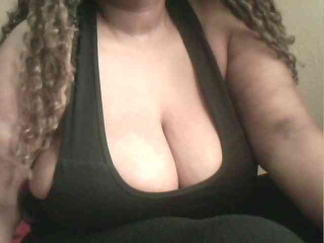 MyDDBOOBIES webcam