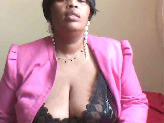 MyDDBOOBIES webcam