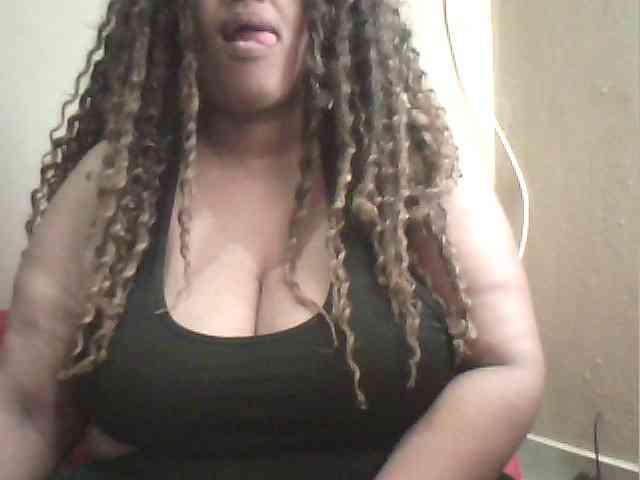 MyDDBOOBIES webcam