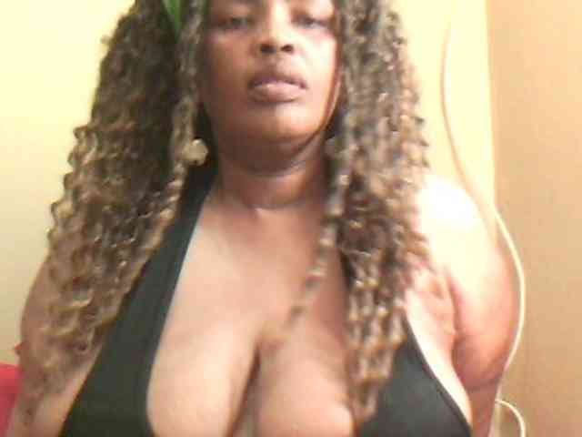 MyDDBOOBIES webcam