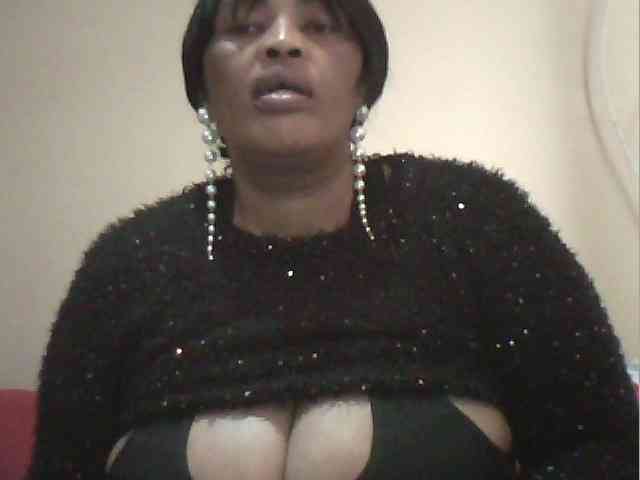 MyDDBOOBIES webcam