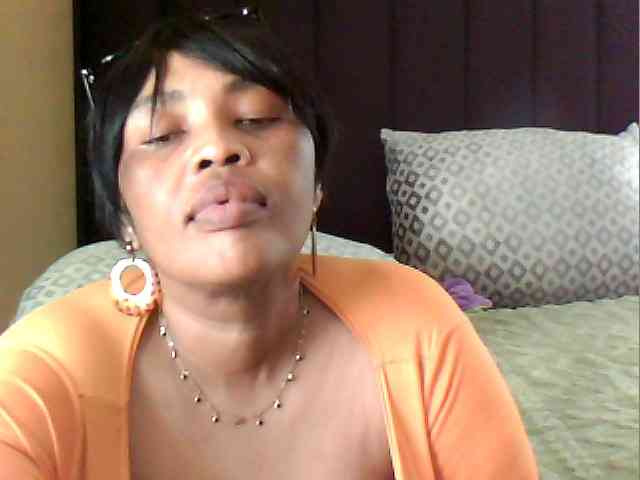 MyDDBOOBIES webcam