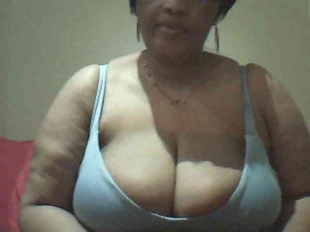 MyDDBOOBIES webcam