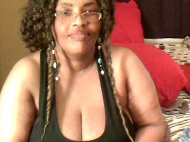 MyDDBOOBIES webcam