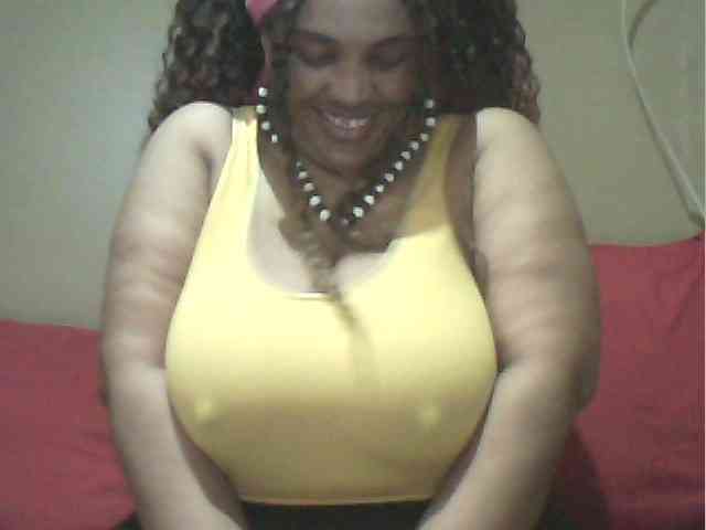 MyDDBOOBIES webcam