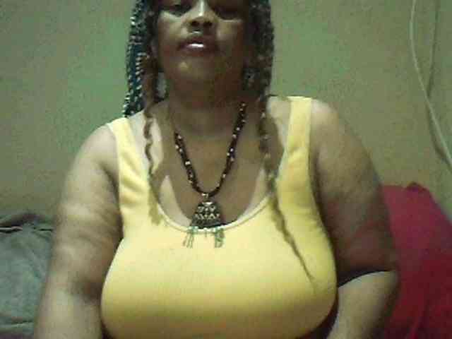 MyDDBOOBIES webcam