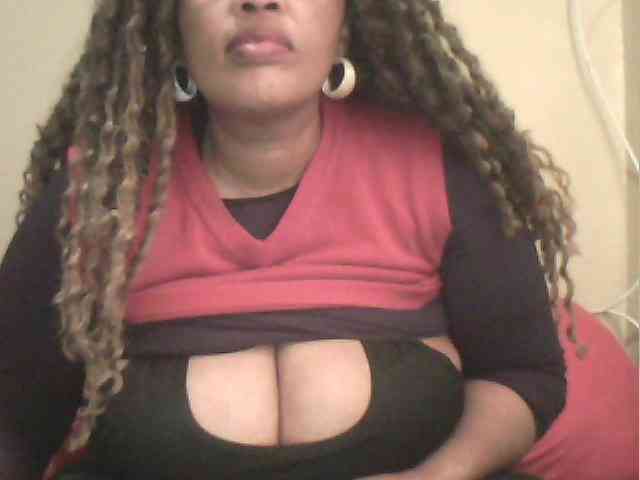 MyDDBOOBIES webcam