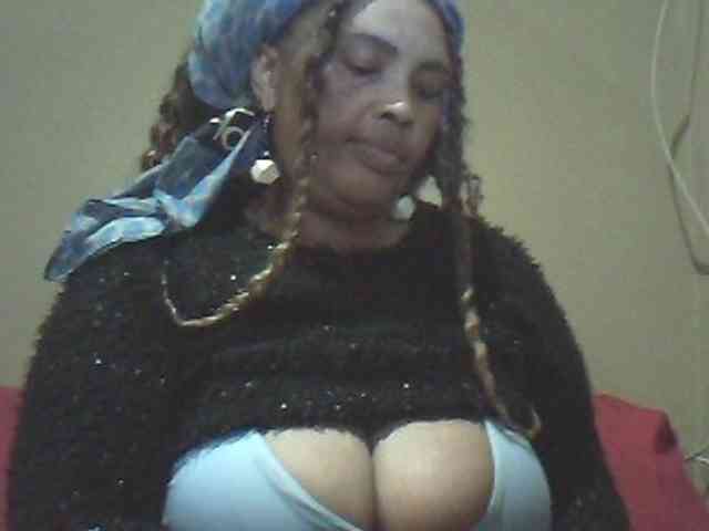 MyDDBOOBIES webcam