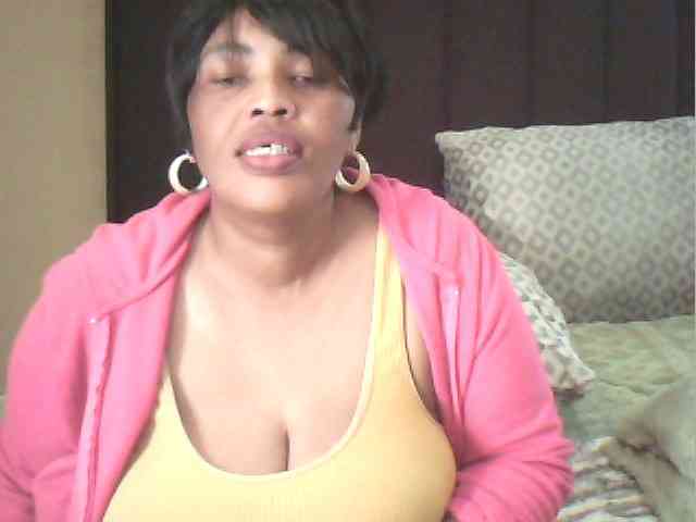 MyDDBOOBIES webcam