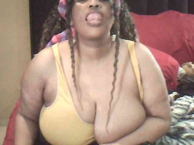 MyDDBOOBIES webcam