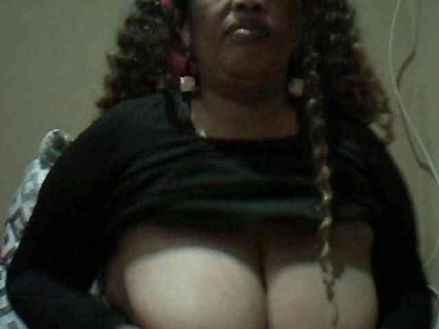 MyDDBOOBIES webcam