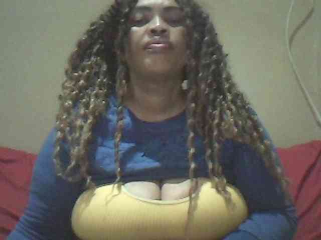MyDDBOOBIES webcam