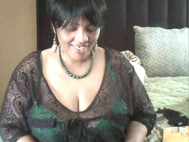 MyDDBOOBIES webcam