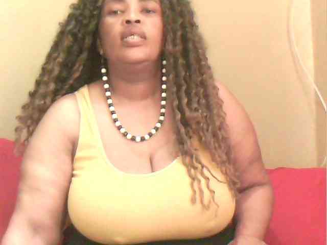 MyDDBOOBIES webcam